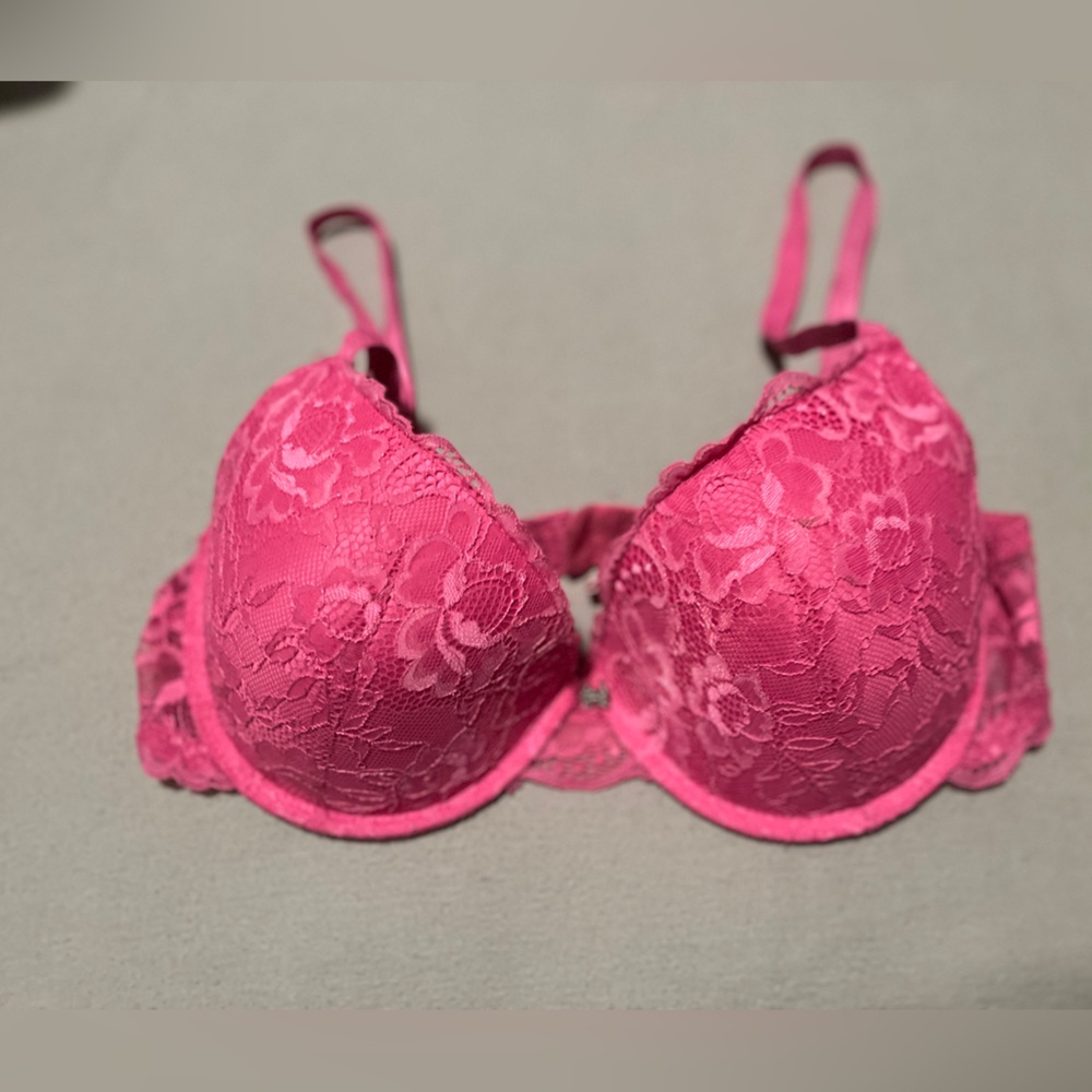 Juicy Couture Fuchsia Lace Bra 38C